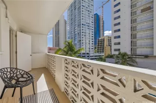 Photo #2: 202520929 Listing 