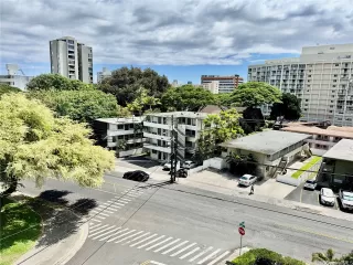 Photo #6: 202520936 Listing 