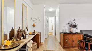 Photo #3: 202520947 Listing 