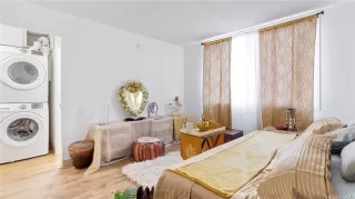 Photo #5: 202520947 Listing 