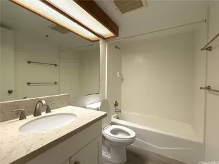 Photo #4: 202520957 Listing 