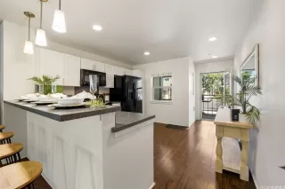 Photo #4: 202520959 Listing 