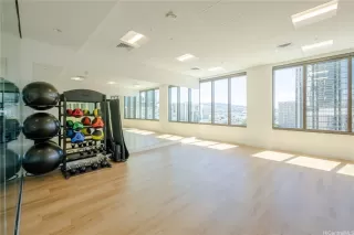 Photo #4: 202520972 Listing 