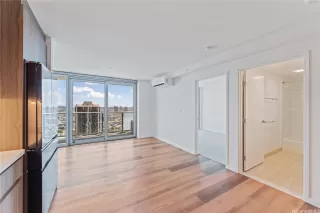 Photo #6: 202520976 Listing 