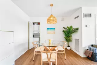 Photo #4: 202520977 Listing 