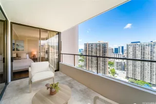 Photo #5: 202520977 Listing 