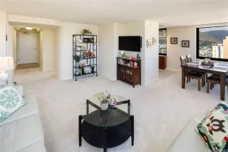 Photo #3: 202520983 Listing 