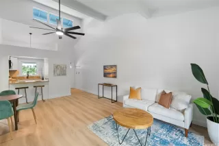 Photo #3: 202520988 Listing 