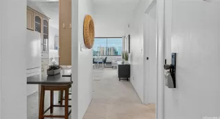 Photo #4: 202520993 Listing 