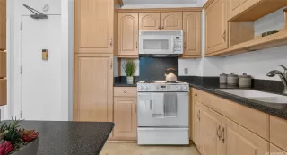 Photo #6: 202520993 Listing 