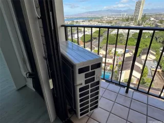 Photo #6: 202520994 Listing 