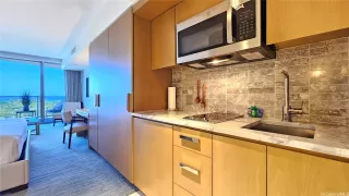 Photo #5: 202520999 Listing 