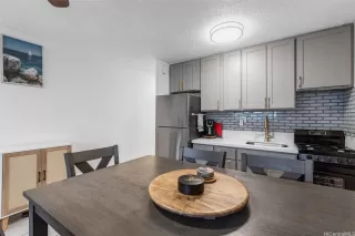 Photo #3: 202521011 Listing 