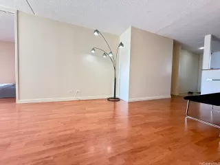 Photo #3: 202521026 Listing 