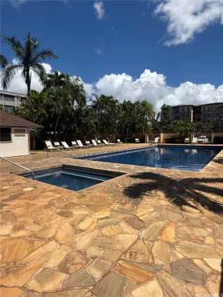 Photo #4: 202521028 Listing 