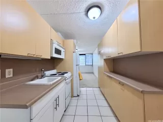 Photo #5: 202521035 Listing 