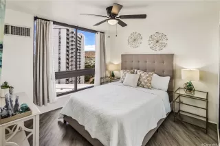 Photo #6: 202521037 Listing 