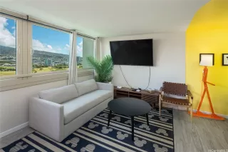 Photo #2: 202521059 Listing 