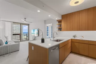 Photo #2: 202521066 Listing 