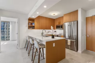 Photo #3: 202521066 Listing 