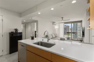 Photo #4: 202521066 Listing 