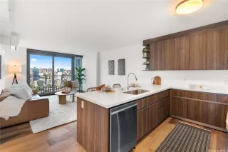 Photo #3: 202521072 Listing 