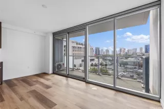 Photo #5: 202521076 Listing 