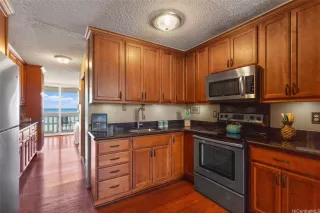 Photo #4: 202521079 Listing 