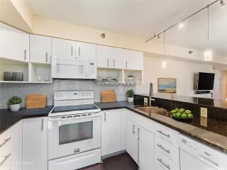 Photo #2: 202521080 Listing 