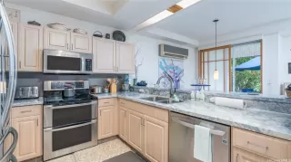 Photo #3: 202521099 Listing 