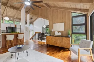 Photo #2: 202521159 Listing 