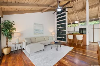 Photo #3: 202521159 Listing 