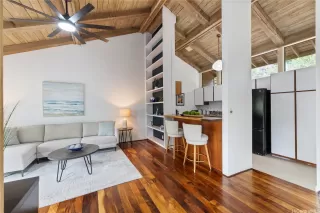 Photo #6: 202521159 Listing 