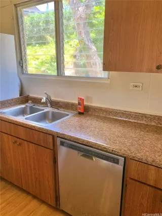 Photo #3: 202521160 Listing 