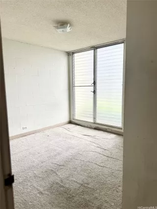 Photo #5: 202521178 Listing 