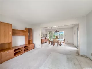 Photo #2: 202521179 Listing 