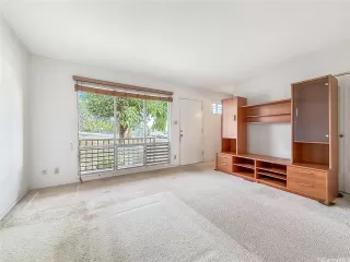 Photo #3: 202521179 Listing 