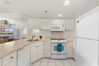 Photo #2: 202521197 Listing 