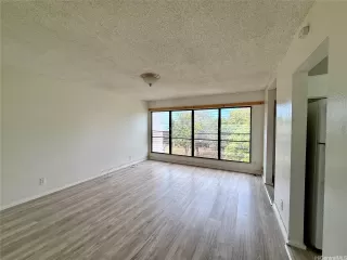 Photo #2: 202521285 Listing 