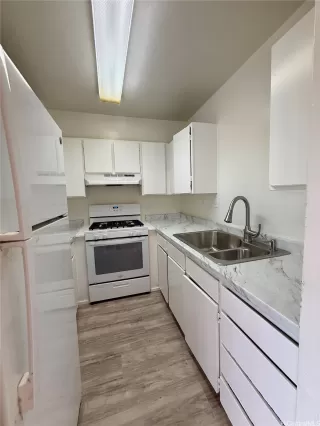 Photo #3: 202521285 Listing 