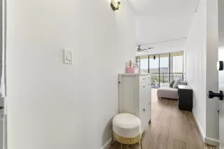 Photo #2: 202521358 Listing 