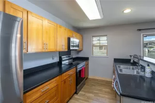 Photo #6: 202521360 Listing