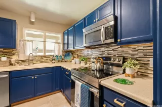 Photo #4: 202521402 Listing 