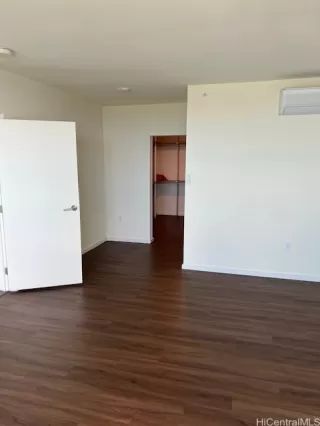 Photo #6: 202521468 Listing 