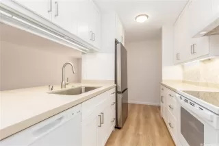 Photo #6: 202521471 Listing 