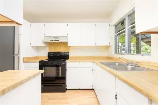 Photo #5: 202521482 Listing 