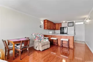 Photo #4: 202521545 Listing 