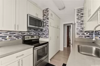 Photo #2: 202521546 Listing 