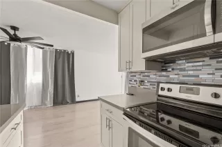 Photo #3: 202521546 Listing 