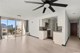 Photo #5: 202521546 Listing 